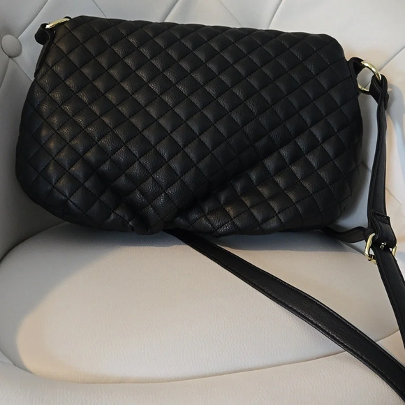 Kenneth Cole Reaction Crossbody Flap Bag - Picture 2 of 5